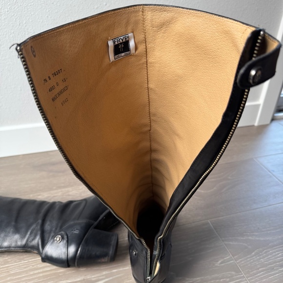 FRYE Jackie Tall Full-Grain Leather Boots in Black, size 7.5 - Picture 11 of 12